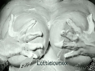 Lottielovexxx