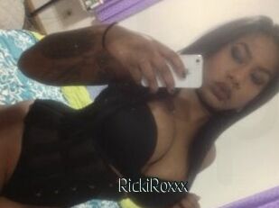 RickiRoxxx